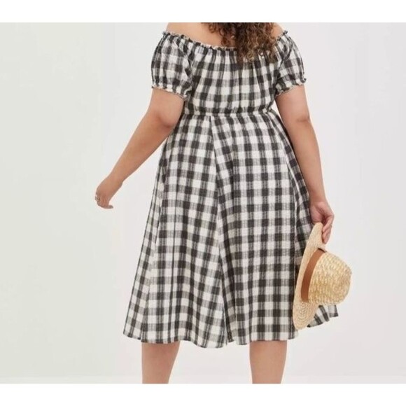 TORRID Gray/White Gingham Off-Shoulder Seersucker Midi Dress Peasant Boho Sz 2X - Picture 6 of 8